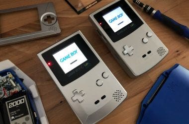 Ladri di Auto con GameBoy modificato hackerato