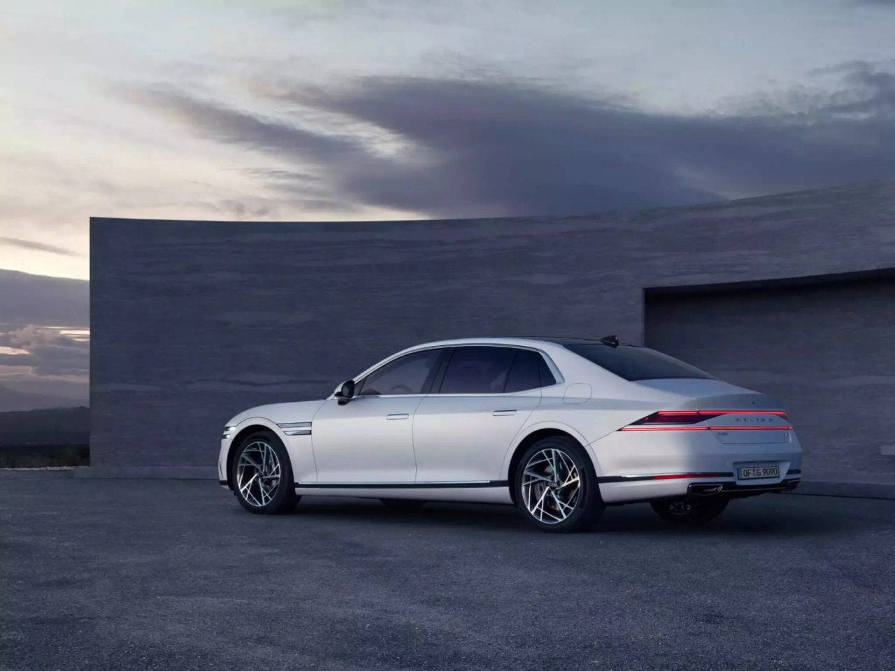 Genesis G90