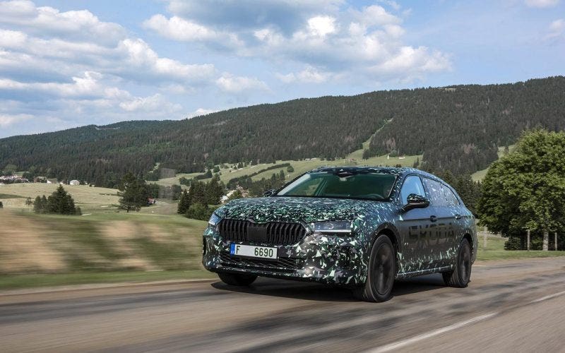 Skoda Superb 2024 prototipo