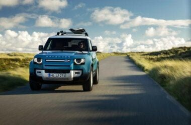 Land Rover Defender 90 Marine Blue Edition