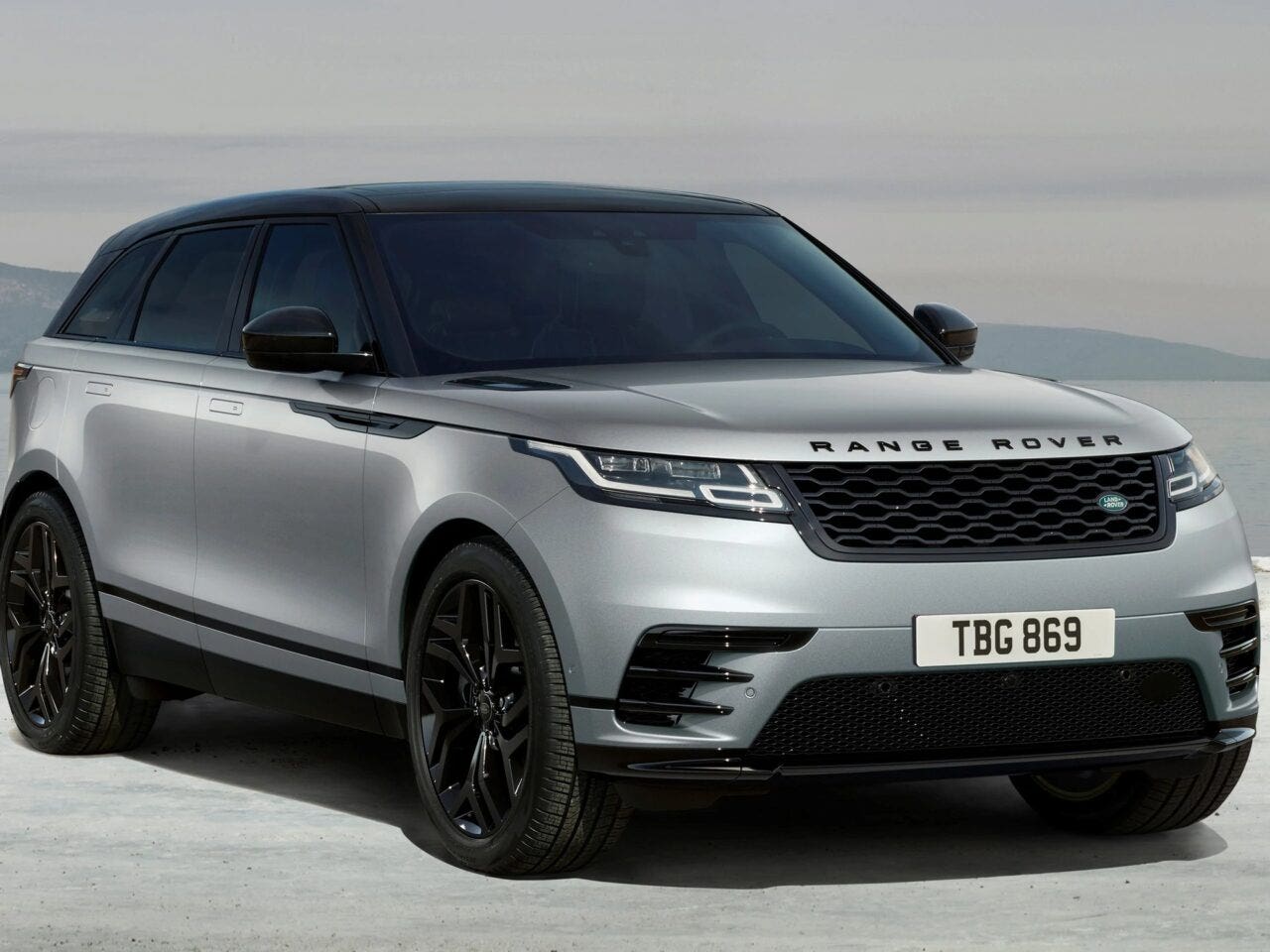 Range Rover Velar 2025 render