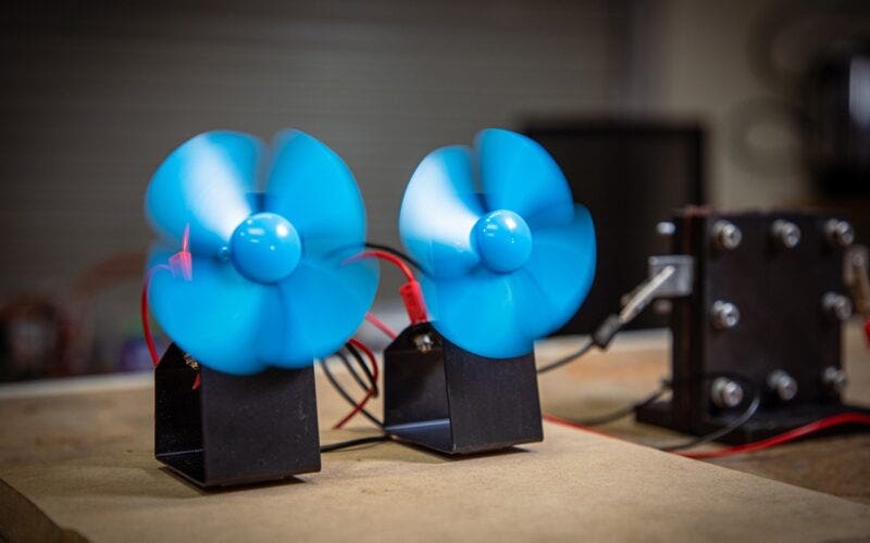 Batterie protoniche