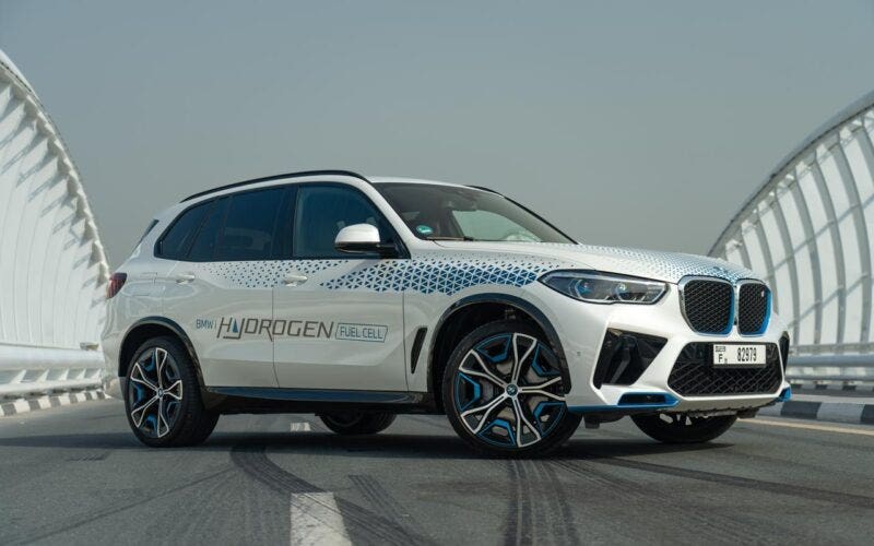 BMW iX5 Hydrogen test Medio Oriente