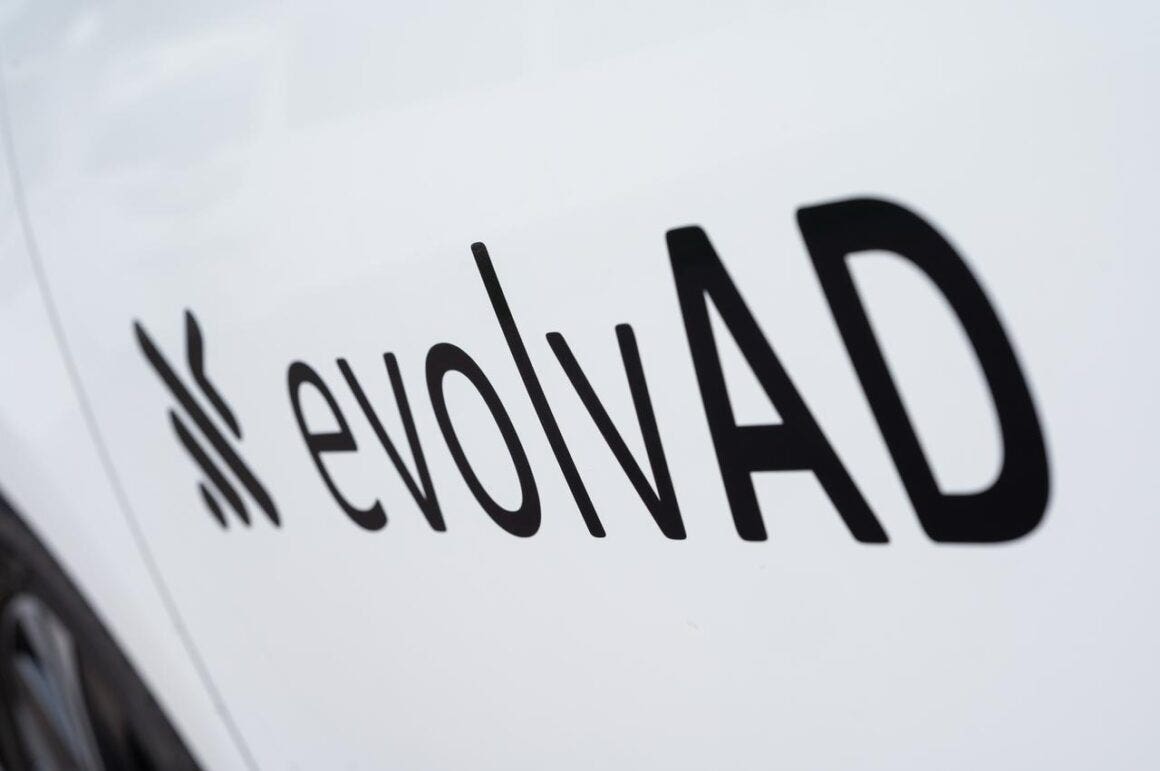 Nissan evolvAD