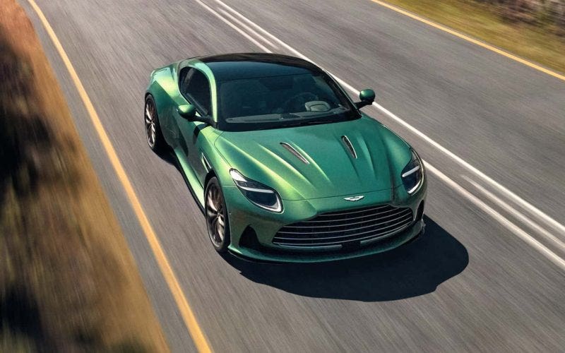 Aston Martin DB12 2024