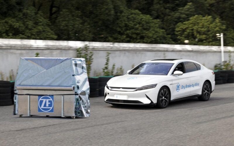 ZF sistema frenante completamente elettrico