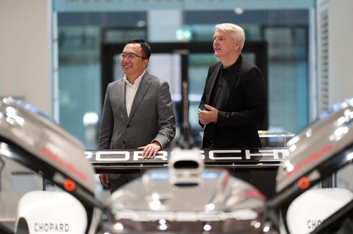 Porsche Honor partnership