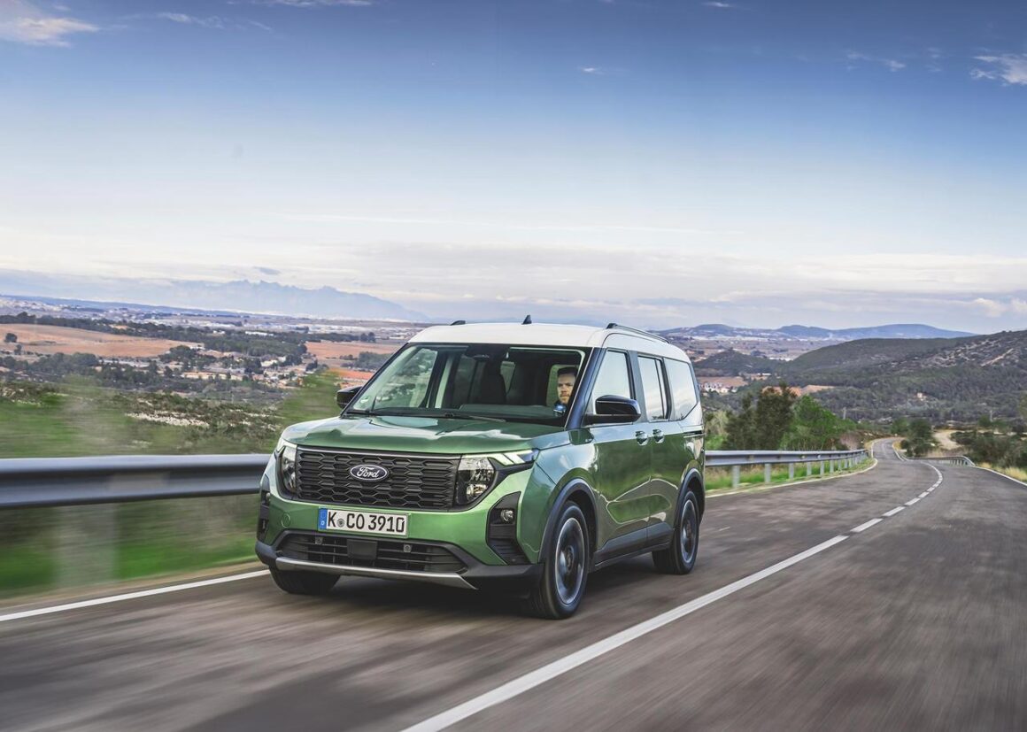 Ford Tourneo Courier 2025