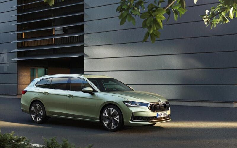 Skoda Superb Wagon 2024 Italia