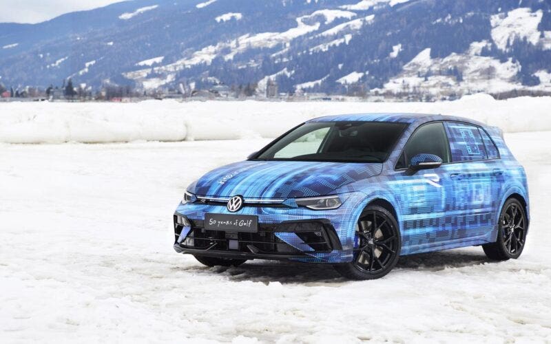 Volkswagen Golf R 2025 anteprima