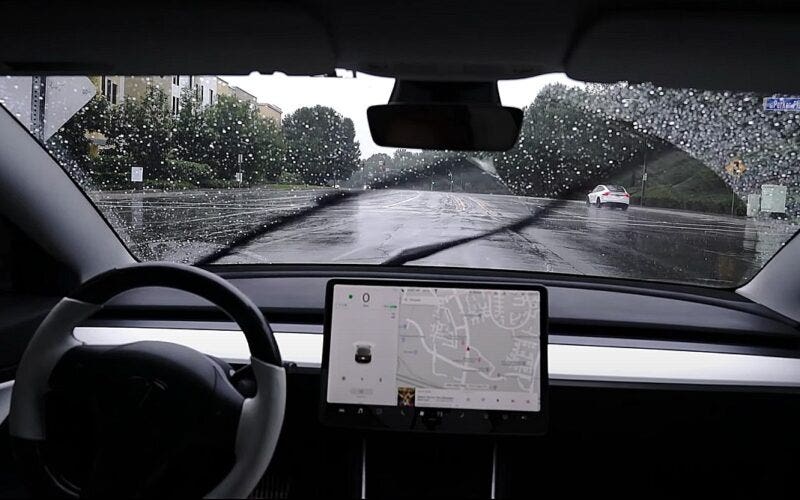 Tesla tergicristalli automatici