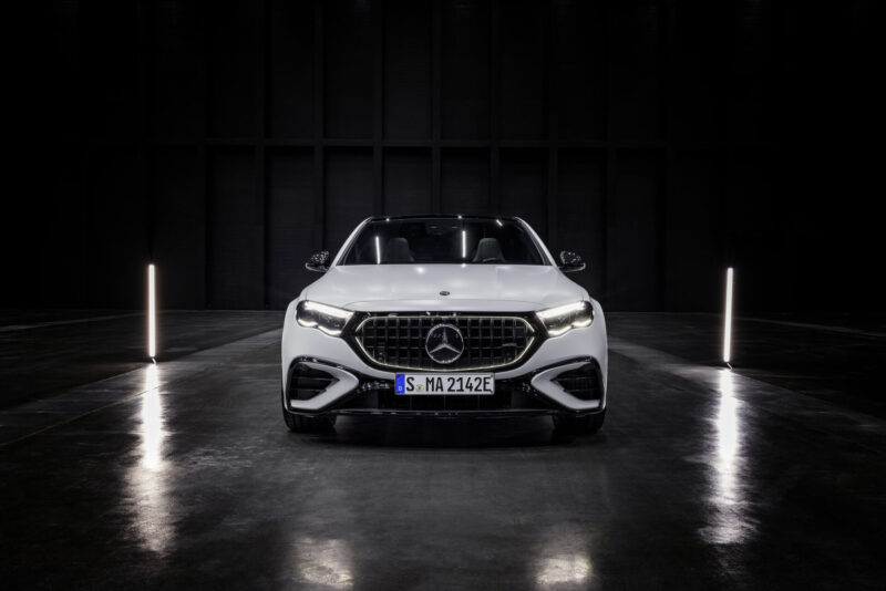 Mercedes-AMG E 53 HYBRID 4MATIC+ Frontale Studio
