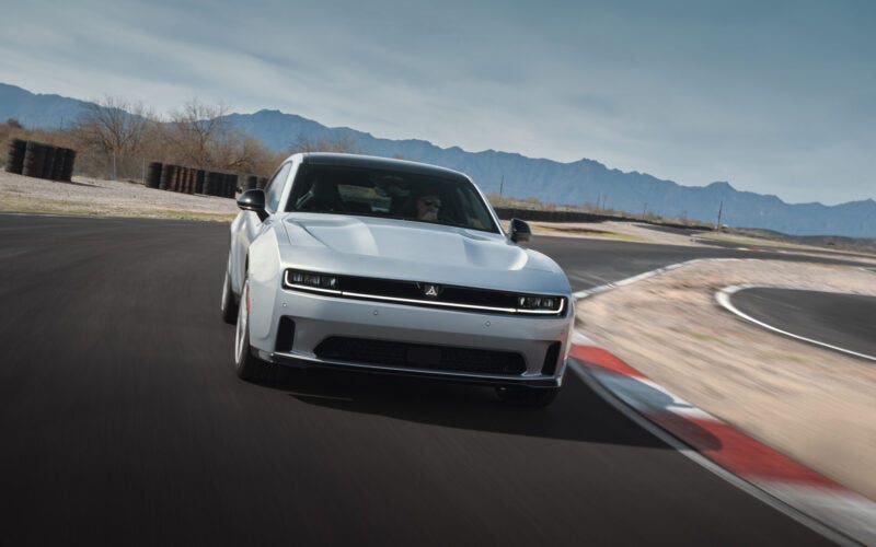 Charger EV 3/4 Frontale