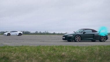 Lamborghini Huracan Evo vs Audi R8 V10 Spyder