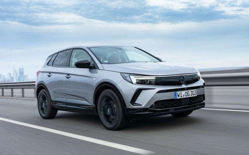 Opel Grandland Hybrid Italia