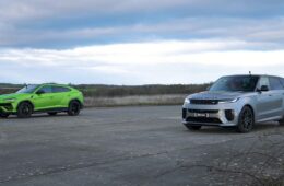 Range Rover Sport SV vs Lamborghini Urus