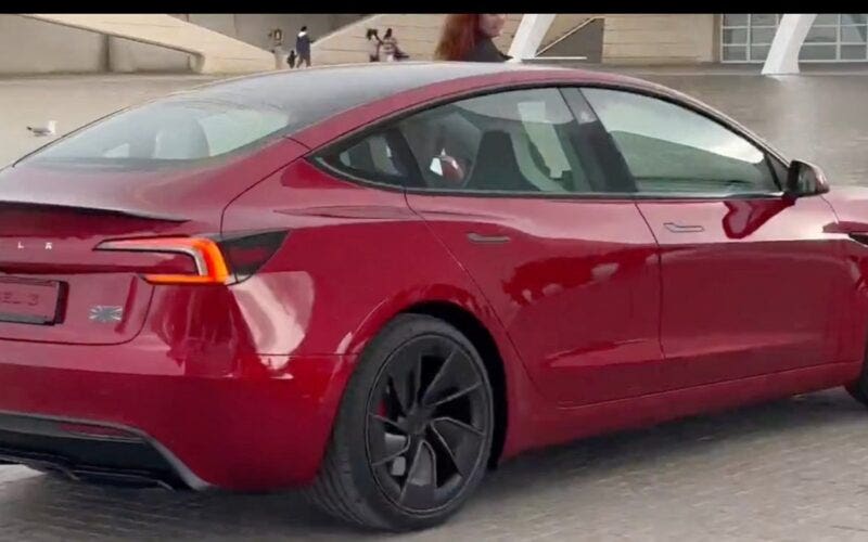 Nuova Tesla Model 3 Performance