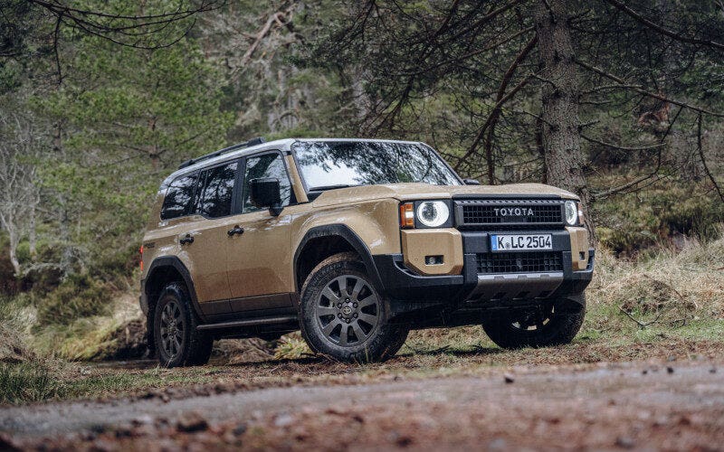 Nuova Toyota Land Cruiser 2024 dietro