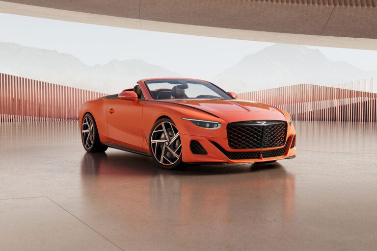 Bentley Batur Convertible: Gran turismo biposto su misura
