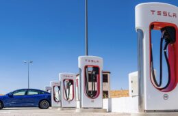 licenziamenti Tesla Supercharger