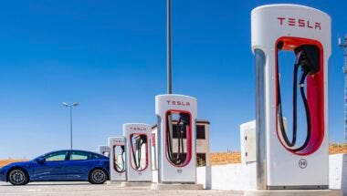 licenziamenti Tesla Supercharger