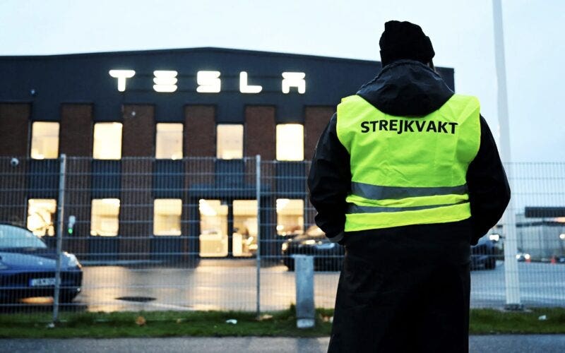 tesla in svezia