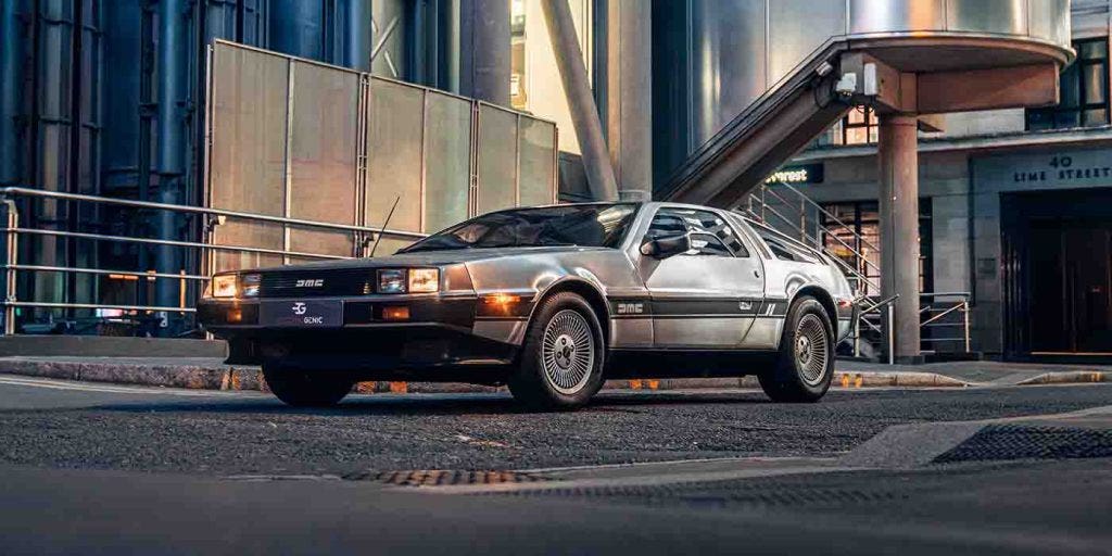 La DeLorean DMC-12 di “Ritorno al futuro” diventa elettrica