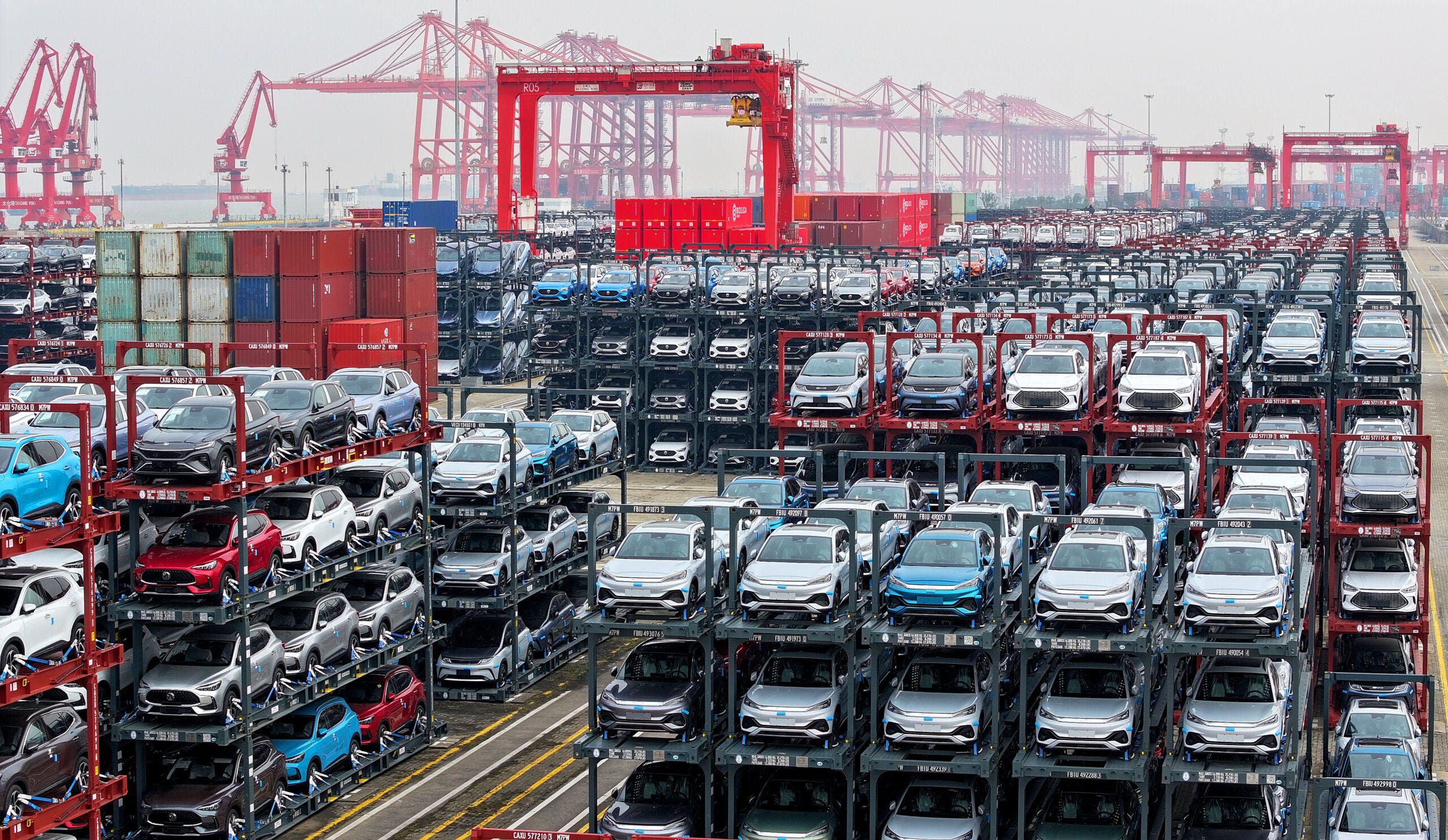 Record pauroso di auto elettriche e ibride plug-in prodotte in Cina nel 2024