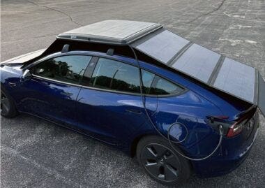 caricabatterie solare auto elettrica