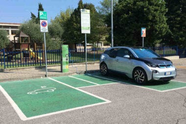 colonnina-di-ricarica-auto-elettriche
