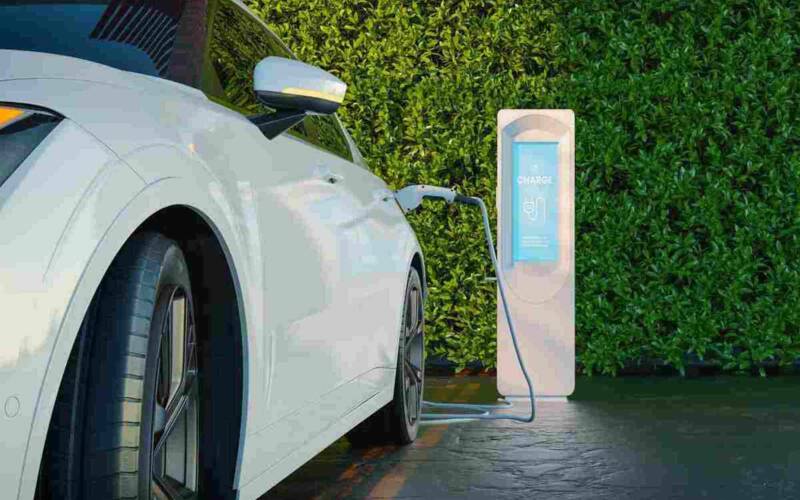 Colonnine-di-ricarica-per-auto-elettriche-al-via-bando-PNRR