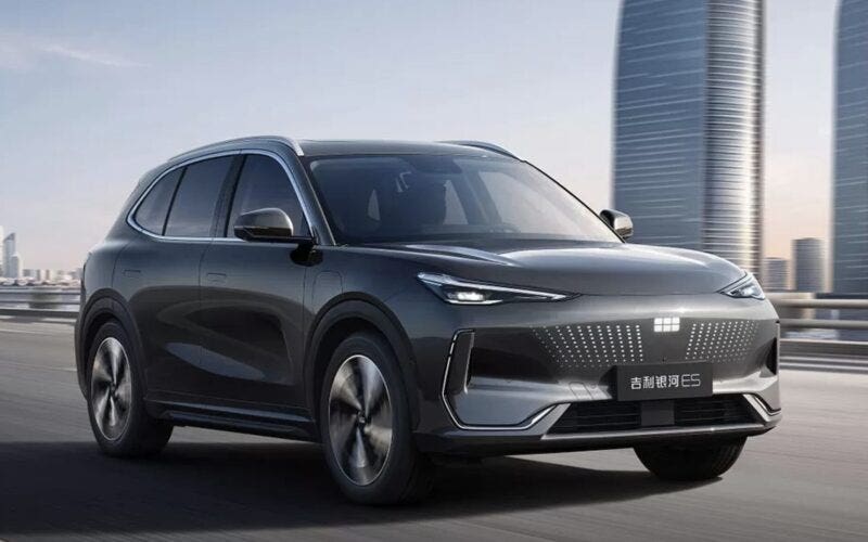 La Suv cinese Geely Galaxy E5 con la batteria Aegis Short Blade da un milione di km