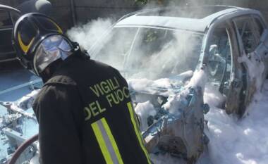Incendio auto elettrica