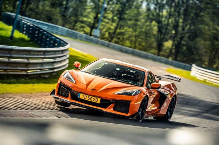 Corvette C8 Z06 si misura al Nurburgring con le competitor europee