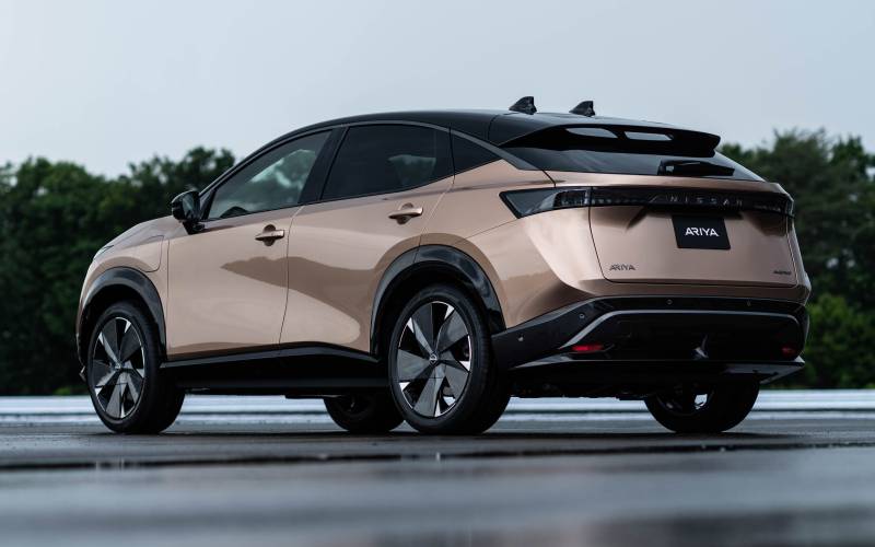 nissan-ariya-2022-back-side