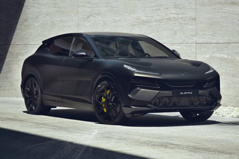 Lotus Eletre Carbon, l’allestimento top di gamma del SUV a Miami