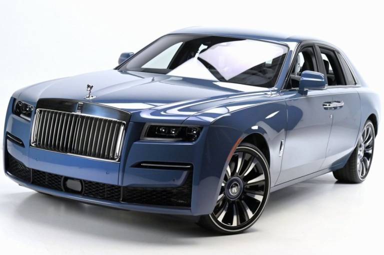 Rolls-Royce ha confermato che nel 2025 arriverà un nuovo sorprendente modello elettrico