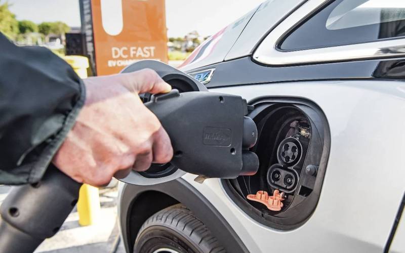 Tre mosse per resuscitare il mercato auto europeo nel 2025