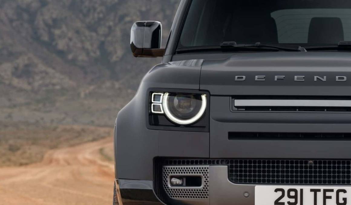 Land Rover Defender 2024