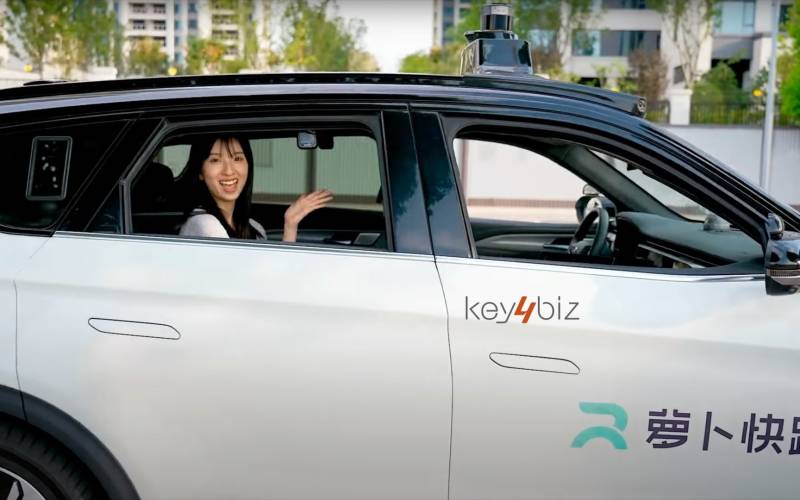 taxi-senza-conducente-Cina 1