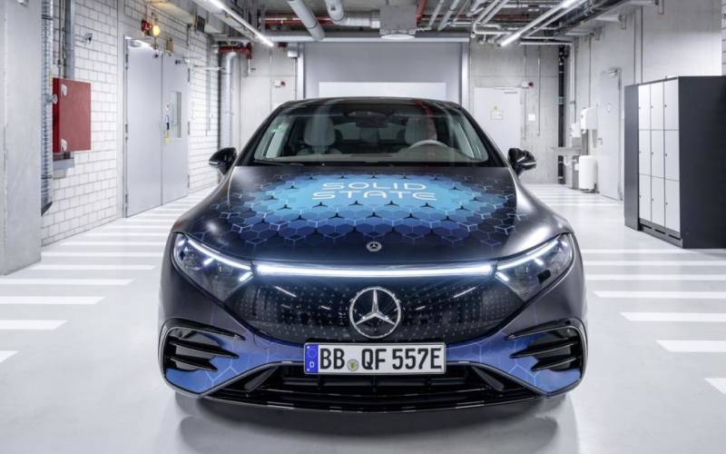 mercedes eqs con batteria allo stato solido