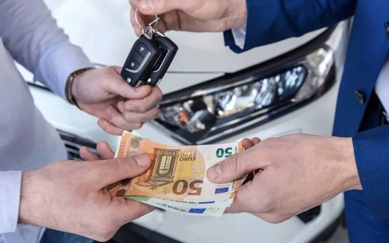 No, non c’è nessun bonus europeo per vetture full electric di nessun prezzo in nessun Paese.