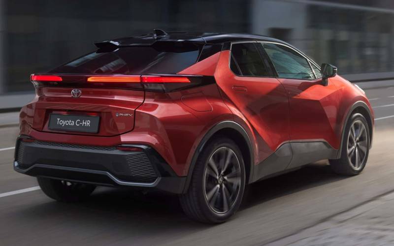 Toyota C-HR lounge hero