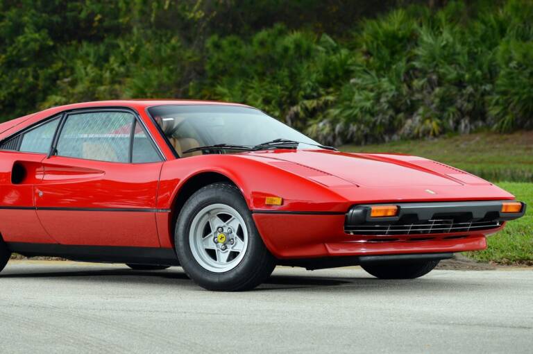 Leggende su quattro ruote: nel 2025 queste auto compiono 50 anni