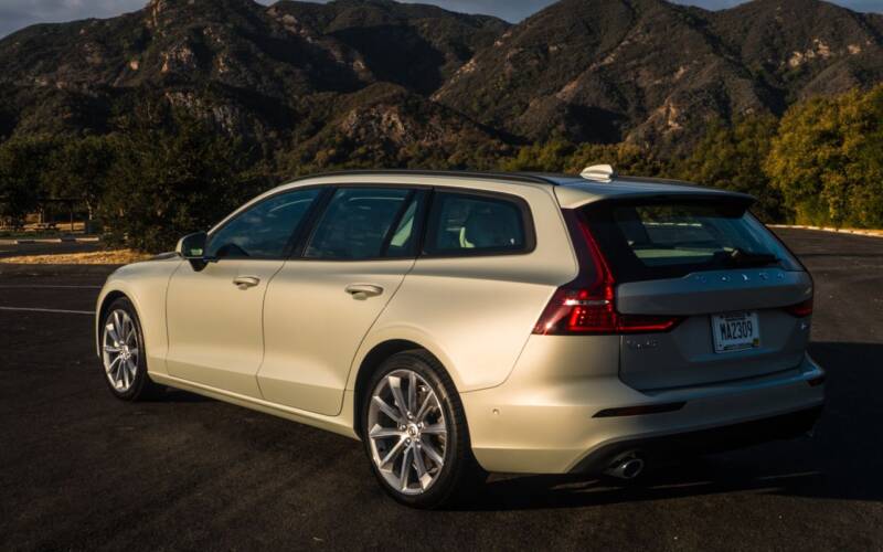 volvo v60 - station wagon