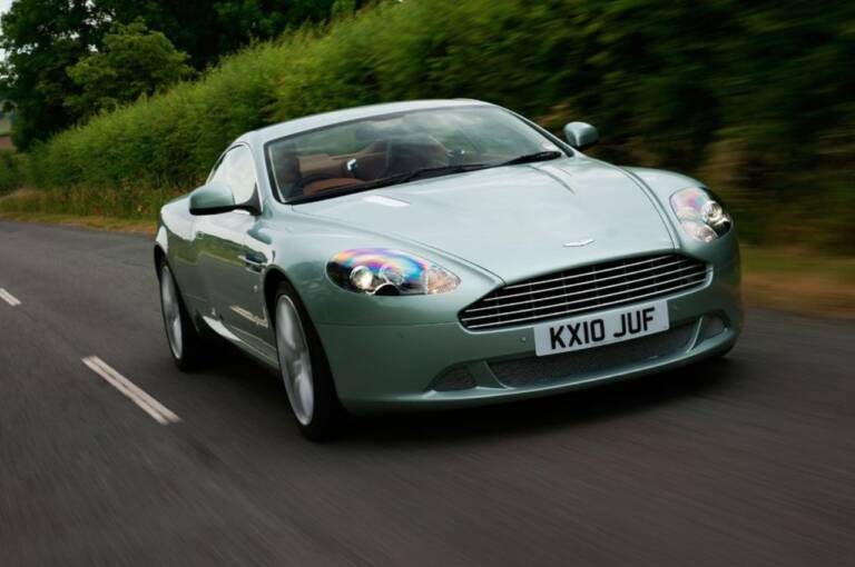 Aston Martin, che ci crediate o no la mitica DB9 ha già vent’anni