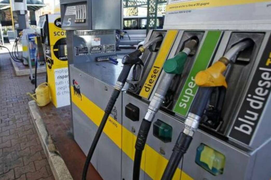 pompa di benzina