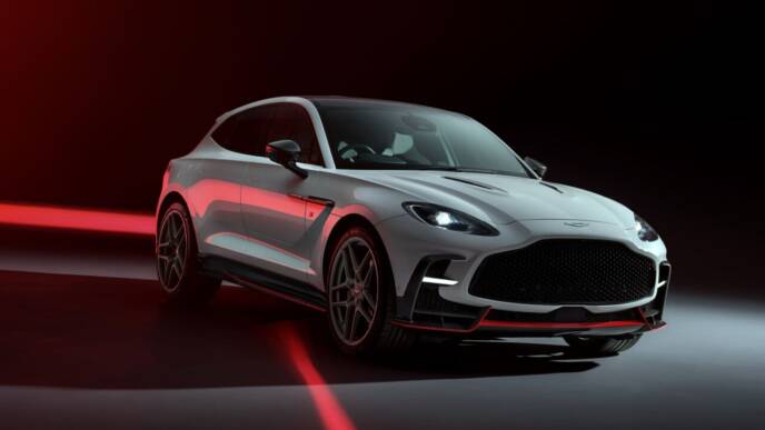 Aston Martin DBX S