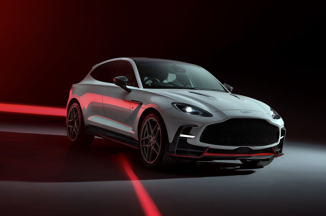 Aston Martin DBX S
