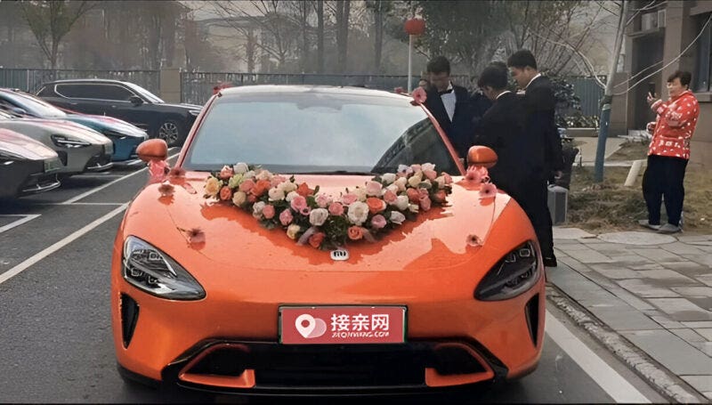 Xiaomi SU7: mega tamponamento “nuziale”